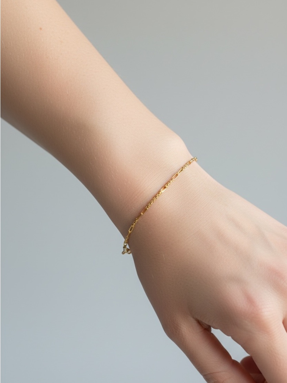 10/8 Delicate Gold Chain Bracelet for Women - Minimalist Elegance